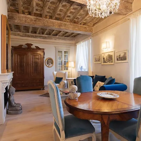 La Casa Di Lucia Apartment *